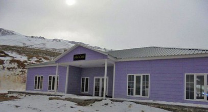 Montované domy Karmod opäť na vrchole, nové zariadenie pre lyžiarske stredisko v horskom meste Ergan