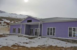 Montované domy Karmod opäť na vrchole, nové zariadenie pre lyžiarske stredisko v horskom meste Ergan